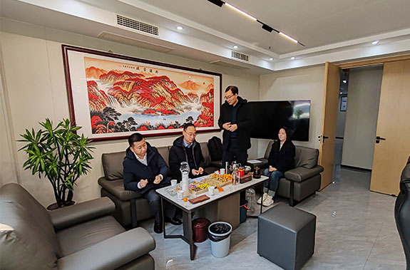 亞信科技北區(qū)與新鼎自動(dòng)化深度洽談，共啟多領(lǐng)域合作新篇章
